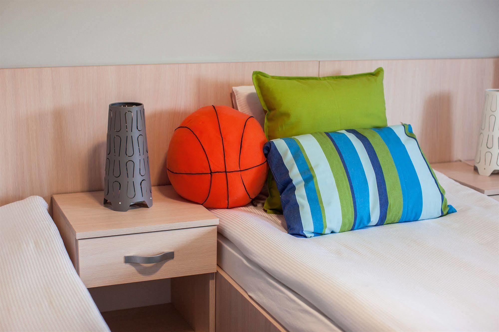 Hostel Rakietka กดัญสก์ ภายนอก รูปภาพ