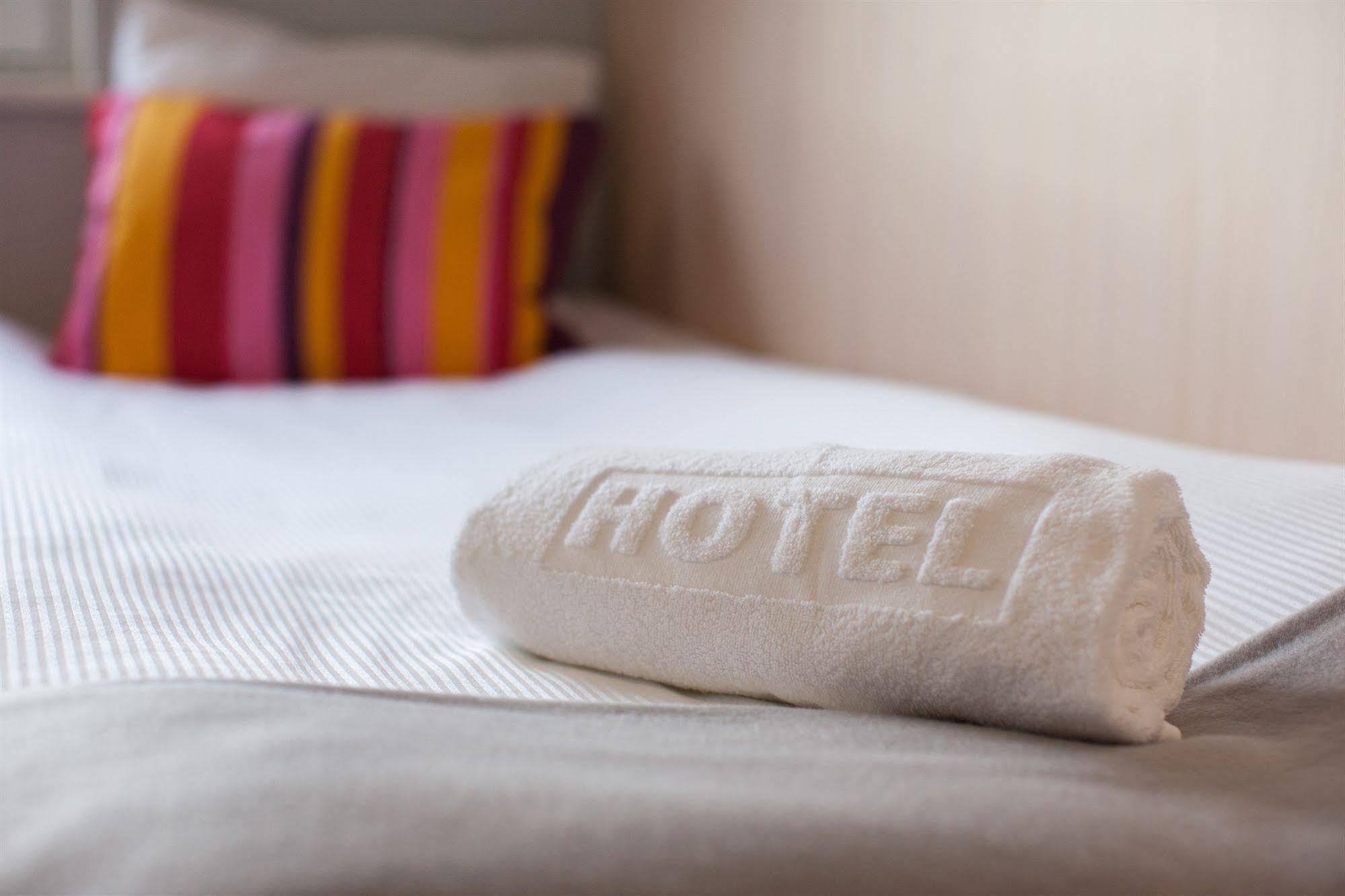 Hostel Rakietka กดัญสก์ ภายนอก รูปภาพ